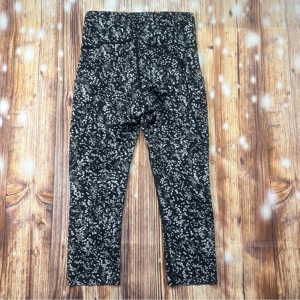 Lululemon Women’s Crop Leggins Size 4